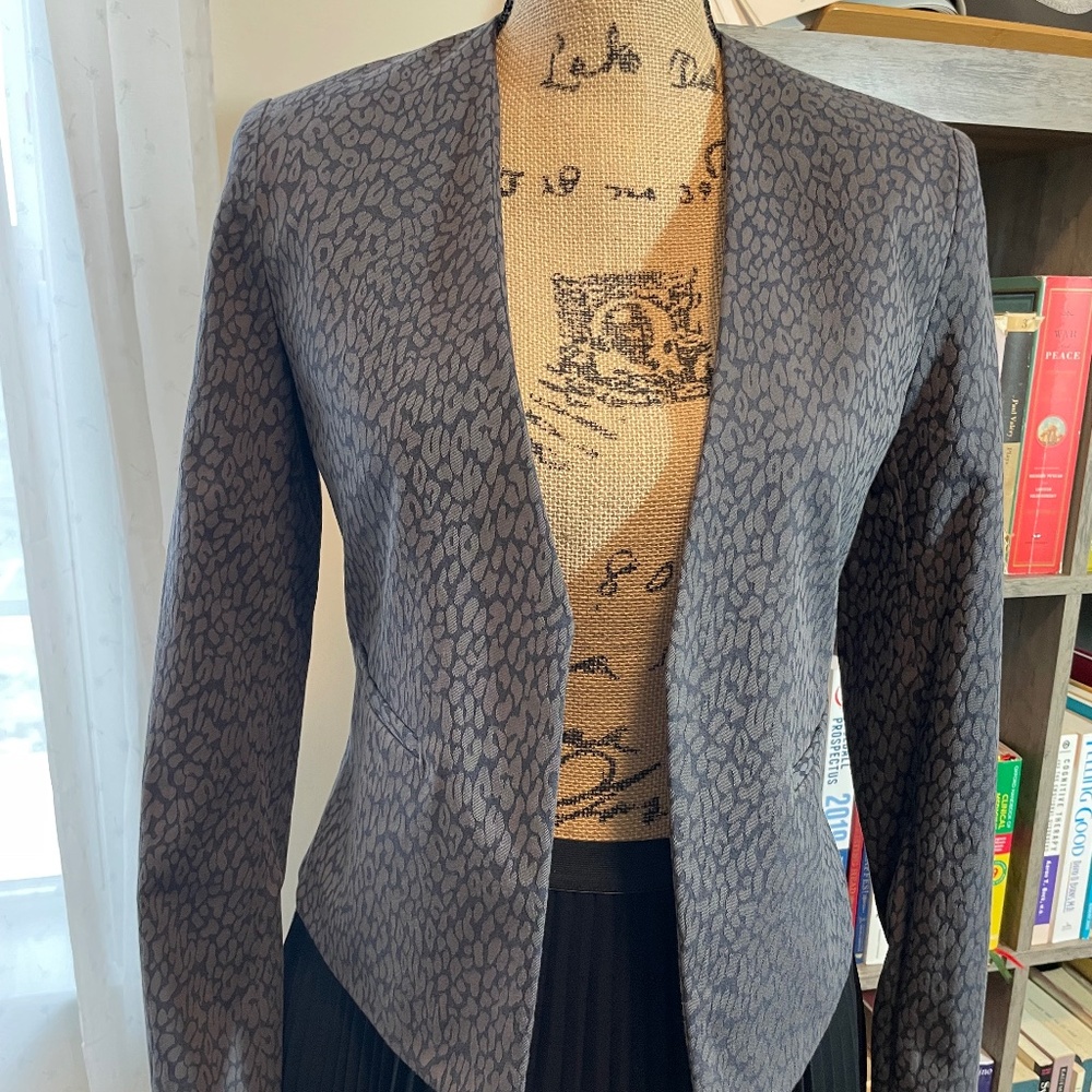 Banana Republic gray animal print collarless blazer